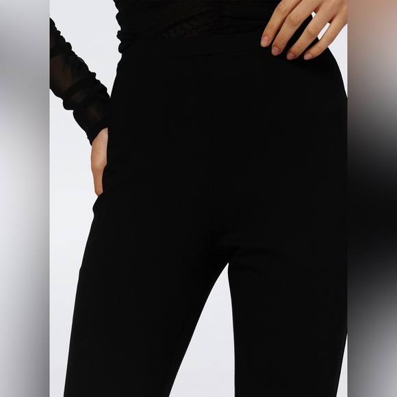 Diane von Furstenberg Black Tapered Leg Pants Size 4 - Picture 1 of 6